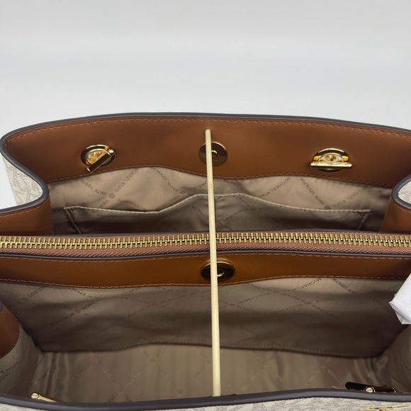 Michael Kors Teagen Bag & Double Zip Wallet - Picture 8 of 16